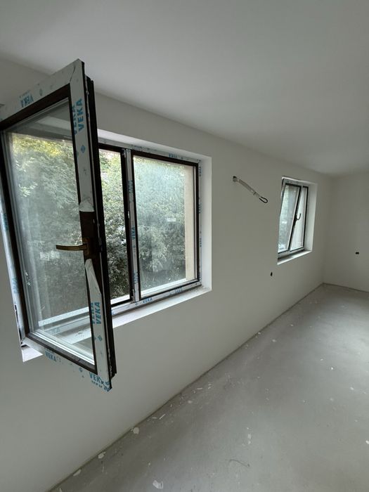 Дава се под наем Четиристаен апартамент в Асеновград - 160 кв.м за 1500 € - Снимка #11