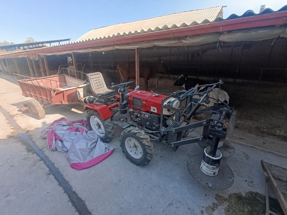 Mini trakter sotiladi srochna 1105