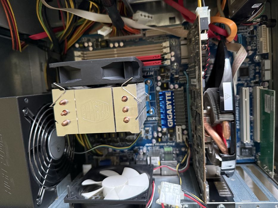 PC AMD Phenom II X4 Black Edition – 8GB RAM DDR3 – Radeon HD 5770