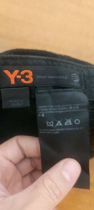 Продам бейсболку Y-3