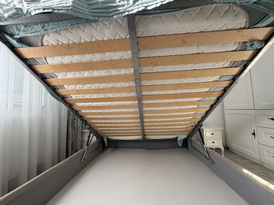 Vand pat matrimonial in perfecta stare ,dimensini 160x200