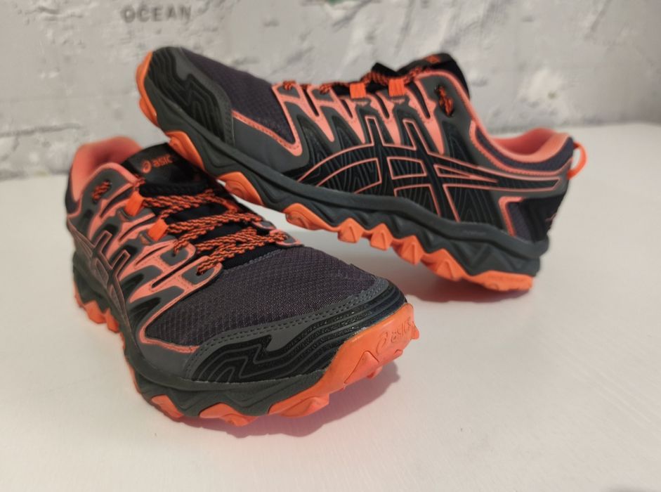 Asics Gel Fuji 40,5 (25,8cm) impecabil