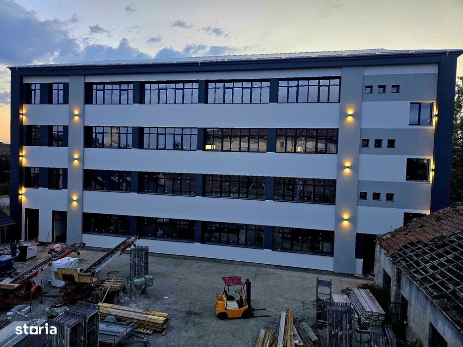 Cladire mulifunctionala in centrul Aradului + 100  locuri de parcare