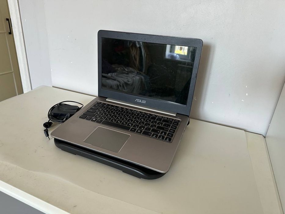 Ноутбук  Asus