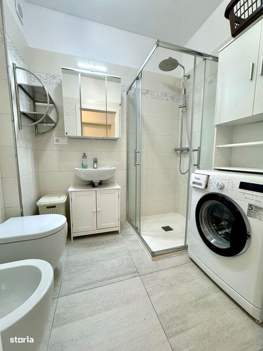Vand apartament spatios, 3 camere, ARED-Billa