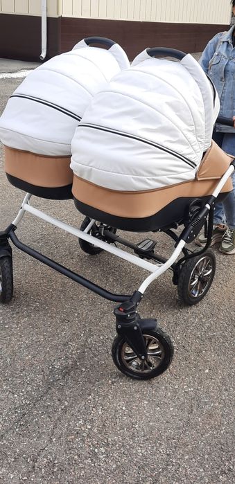 Продам коляску для двойни.