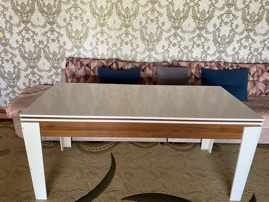 Стол прочный б/у