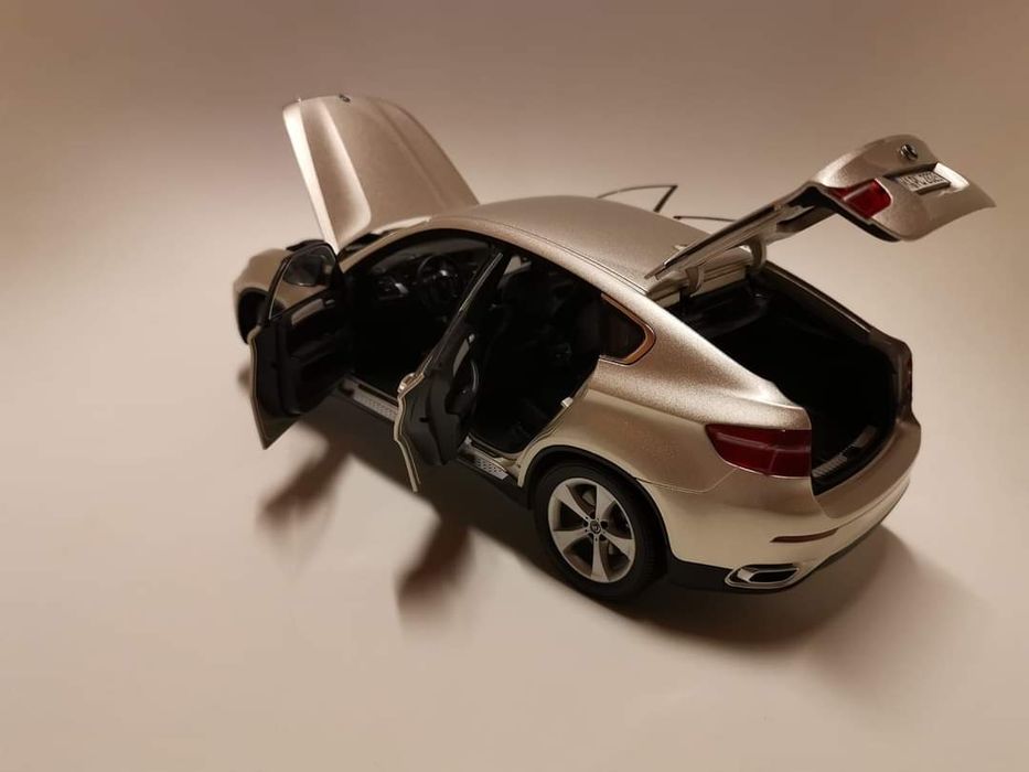 Machetă  BMW X 6 Gold  1/18 Kyosho  foarte rară pe auriu!