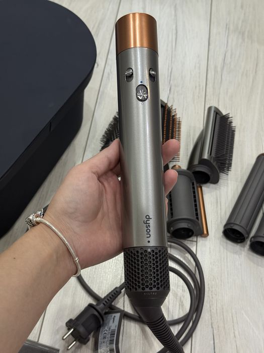 Фэн Dyson стайлер