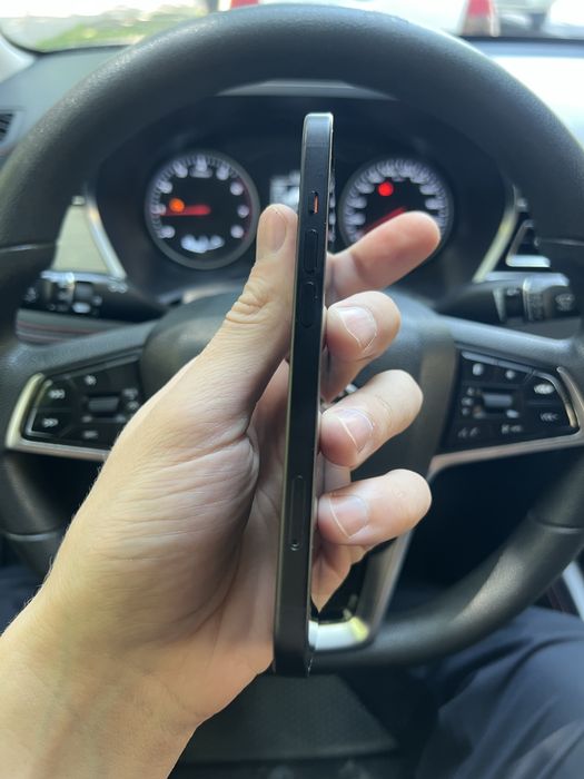 Продам iphone заблокирован айфон 15