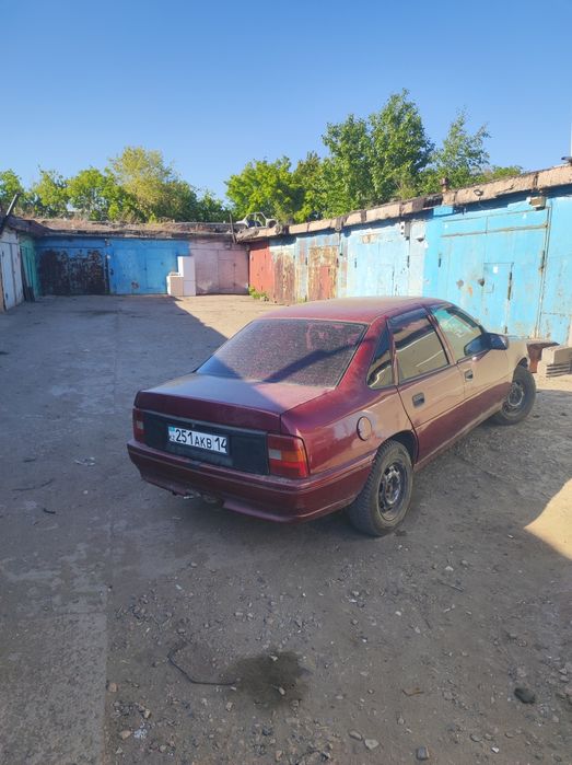 Продам Опель вектора а автомат