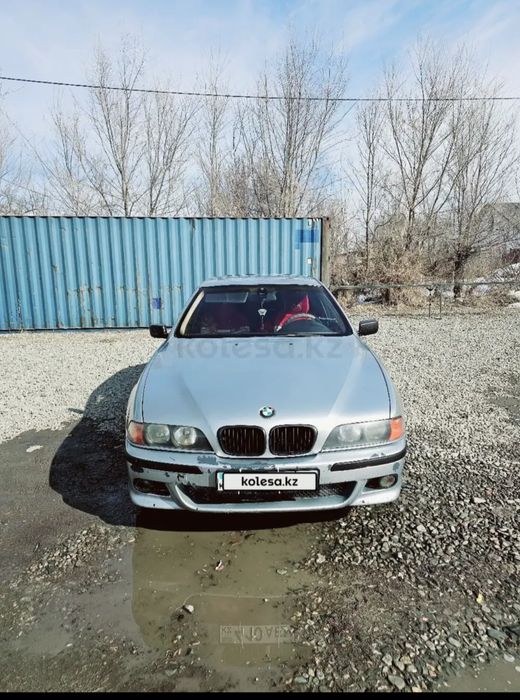 Срочно продаю машину