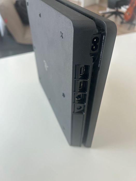 Sony Play Station 4 Slim