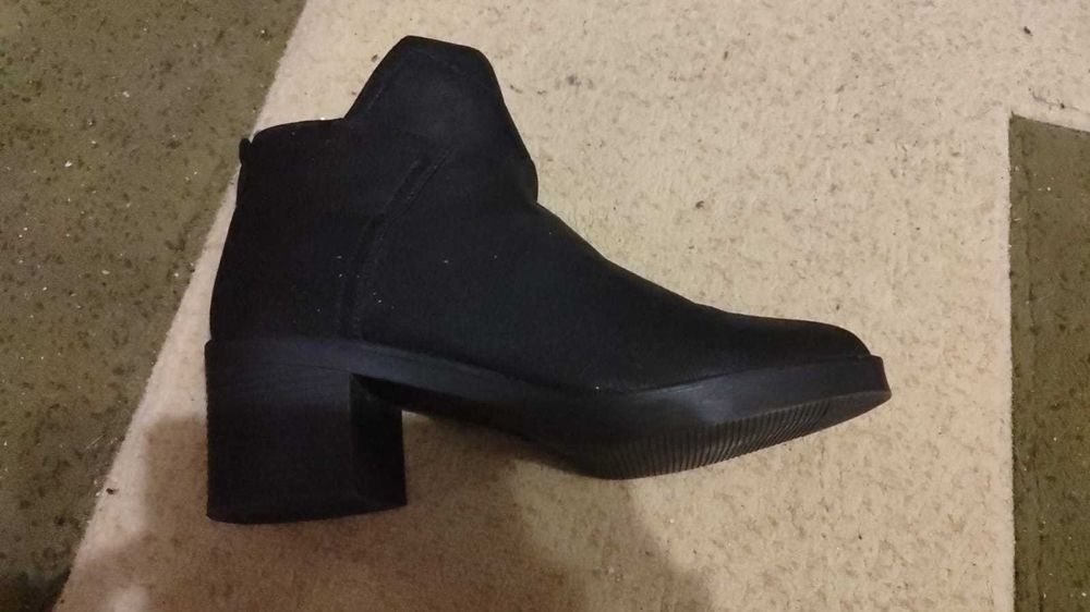 Продам полусапожки женские