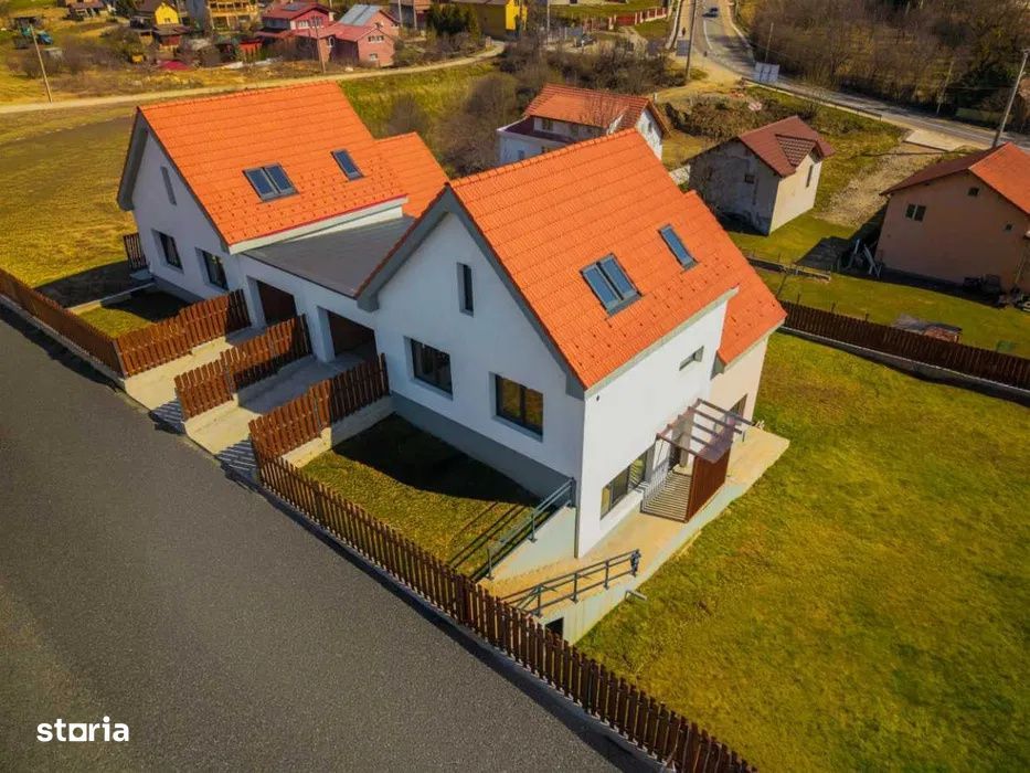 Casa cuplata prin garaj in Salicea, 245 mp utili, teren 523 mp
