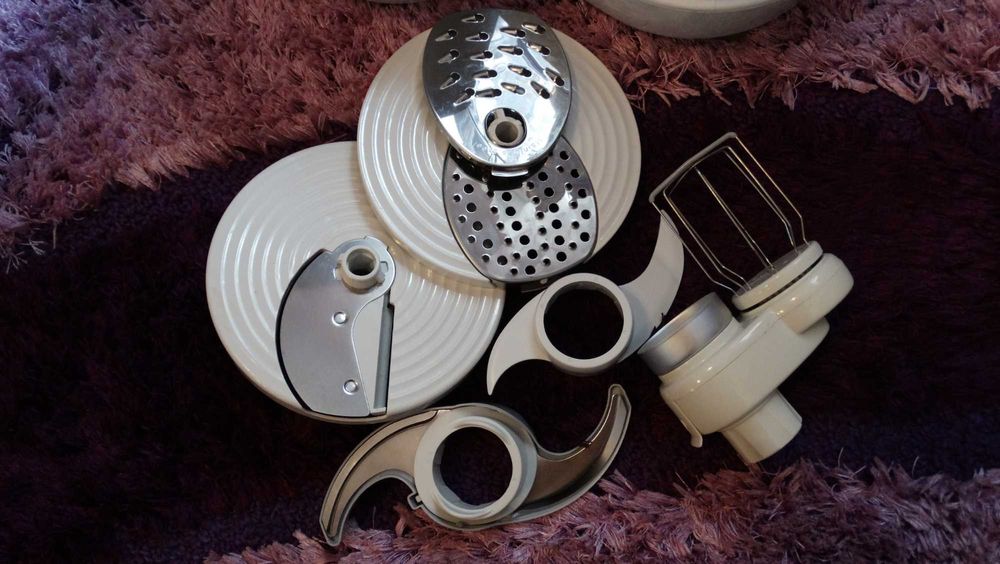 Кухненски робот Philips HR7765 - в добро състояние с приставки 800W