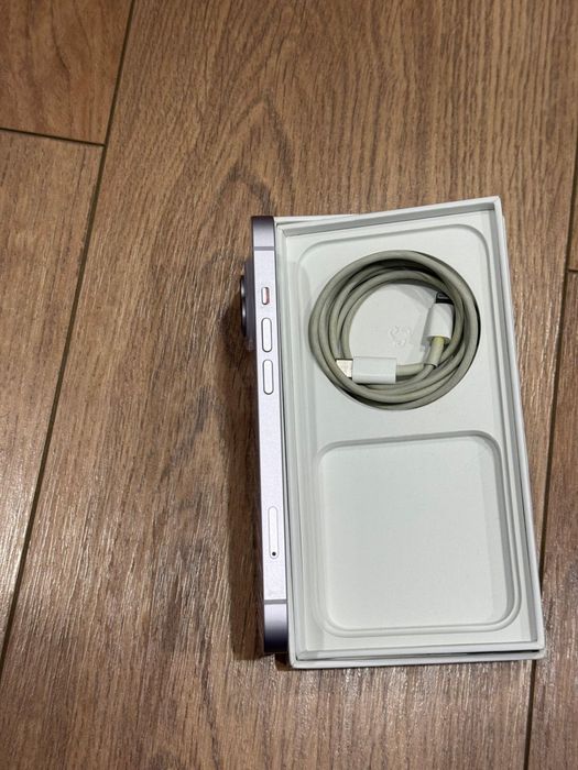 Iphone 14 в хорошем состоянии без царапины