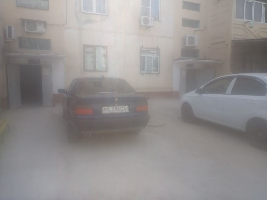 "Сотилади БМВ свое, прадается 1993 года ремонтна некоторое