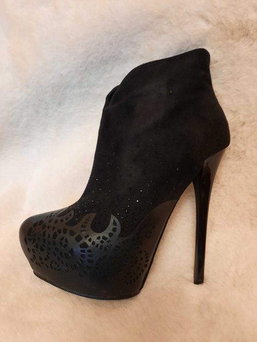 Боти на висок ток - различни модели