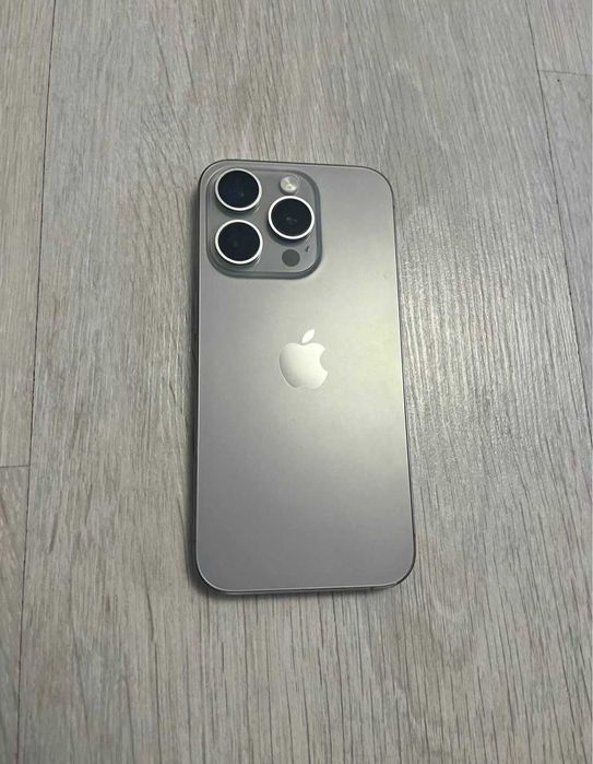 Iphone 15 pro impecabil