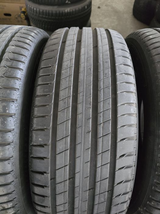 4 Броя 235/60/18 Michelin 2x7,2mm 2x6,9mm