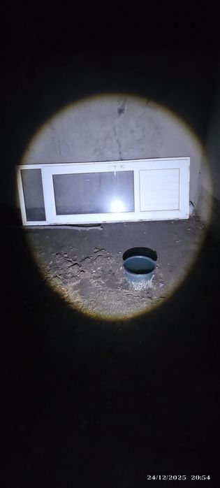 Eshik sotiladi akfa 1 ga 2.40