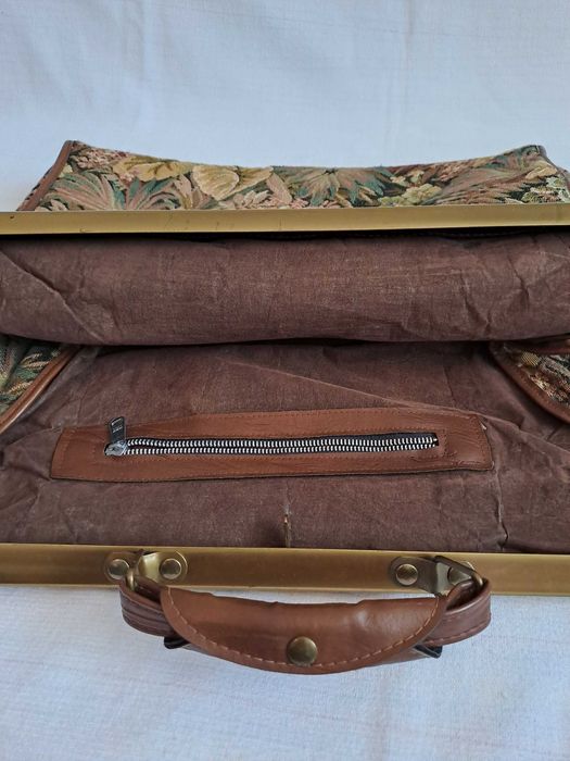 geanta tapiserie model doctor anii 1960 stil Mary Poppins 46 cm