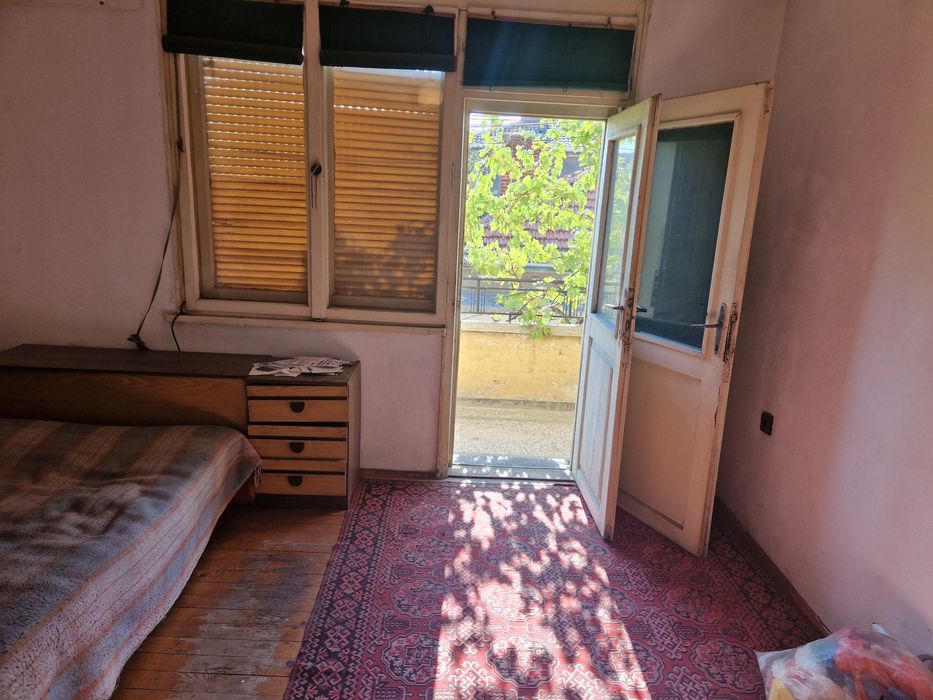 Продава се Етаж от къща в Асеновград - 85 кв.м за 882 €/кв.м - Снимка #2