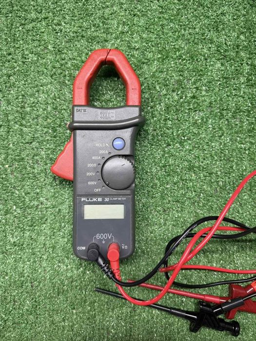 Ампер клещи на Fluke 30