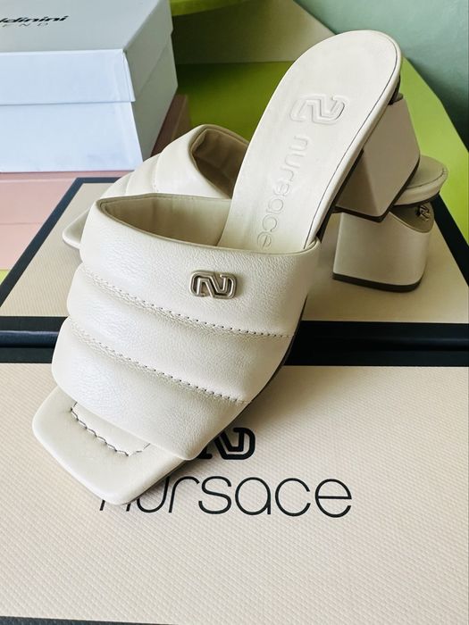 Босоножки Nursace