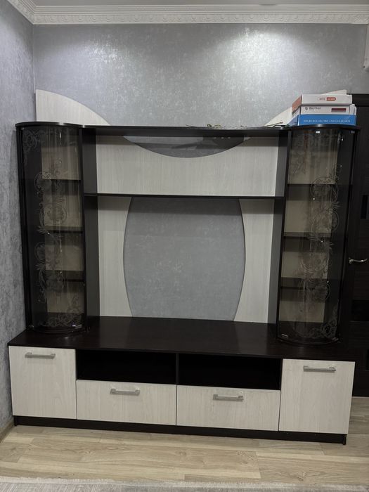 Напольная тумба сервант для телевизора и для посуды