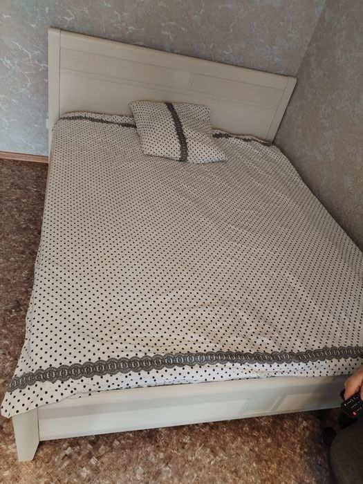 Продам спальный гарнитур