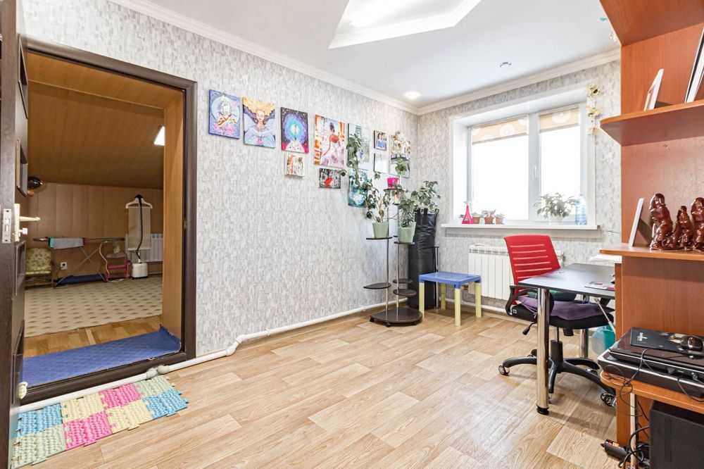 Срочно!!! Продажа дома 10 соток. Юго-Восток левая сторона . Торг