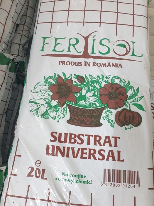 Vând pământ negru la sac