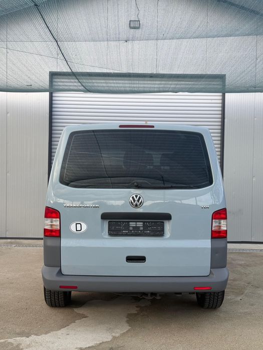 VW T5 2.0 TDI 2011-2015 105 si 140 Cp 8+1 9 Locuri Clima Pasageri