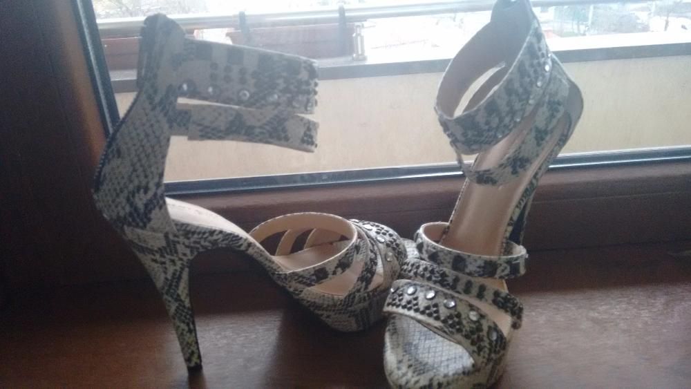 Sandale Colin Stuart, model sarpe, o singura purtare, marime 39.5- 40