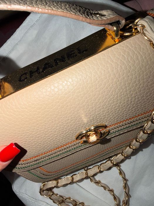 Елегантна дамска чантичка