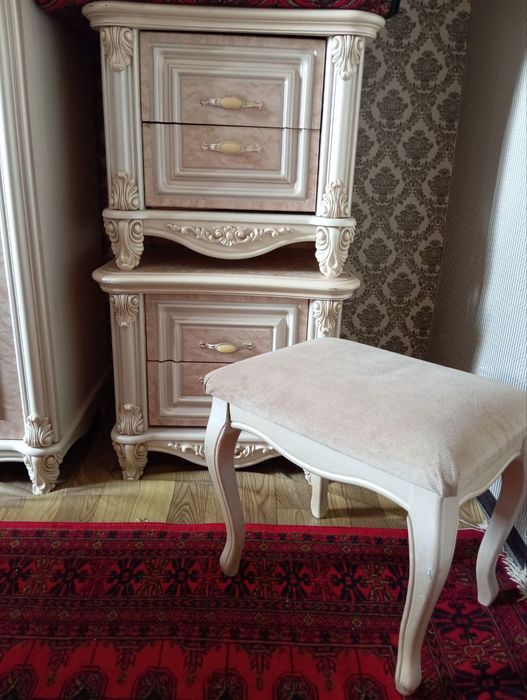 Продается спальный гарнитура