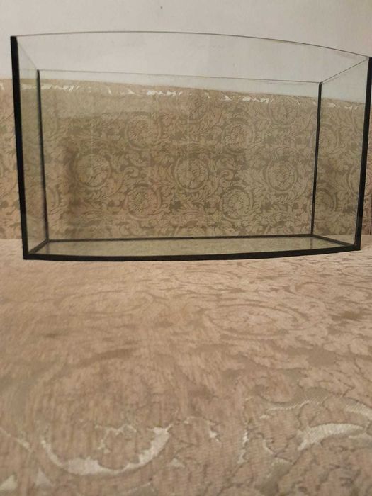 Аквариум, в хорошем состоянии, без рыбок.