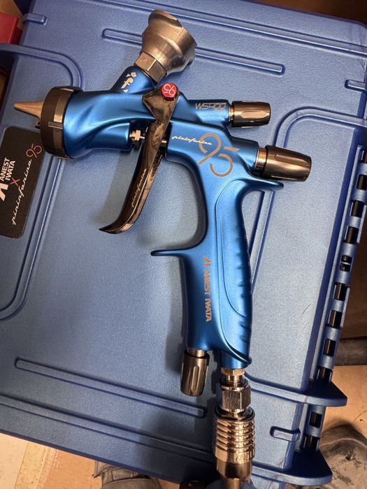 Pistol de lac Iwata Pinafarina 95 editie limitata