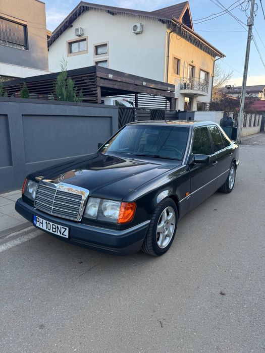 Mercedes Benz W124 230E vehicul istoric