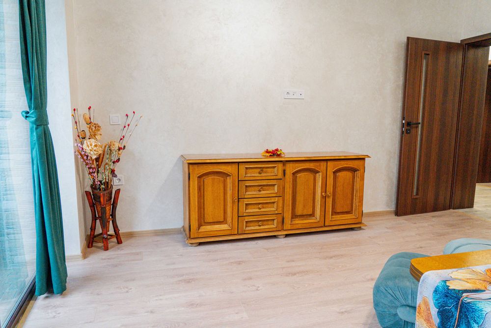 Дава се под наем Тристаен апартамент в Добрич, Център - 57 кв.м за 408 € - Снимка #13