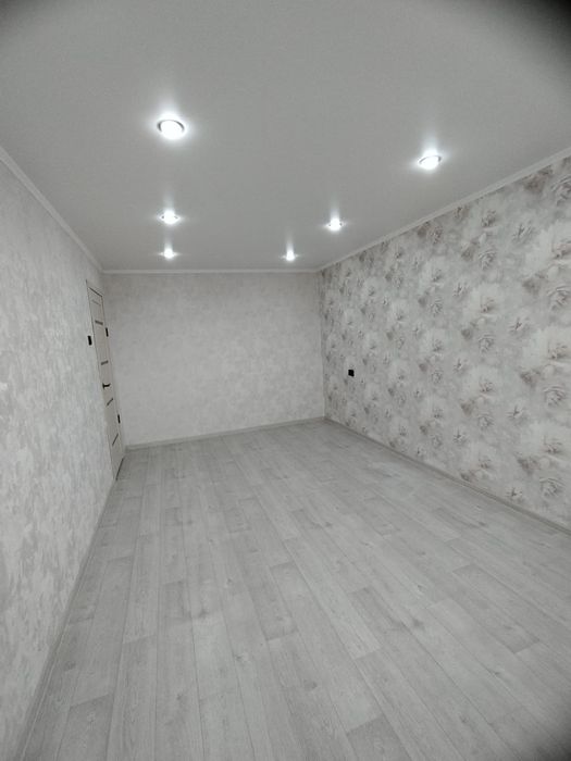 Продам 2 ух.комн кв в центре район Тайги