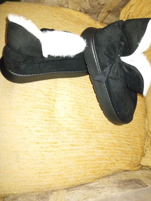 Se vinde :Ghetuțe damă