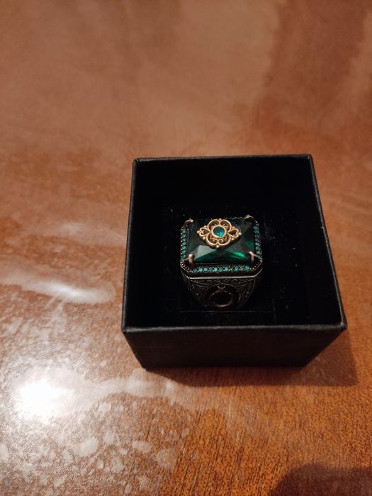 Перстень, серебро, изумруд