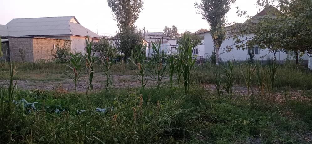 Uy sotiladi 7 xona kota uy xamda 2 xona vremika va 1 xona dokon