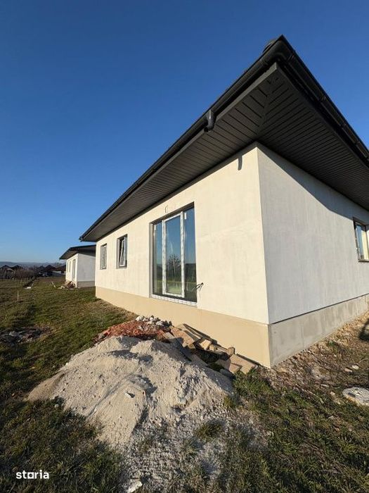 Casa moderna pe un singur nivel | 110 mp utili | Incalzire in pardosea