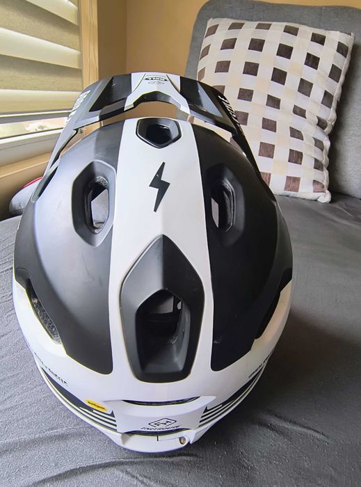 MTB каска Bell Super DH MIPS Helmet