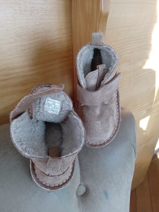 Детски ботуши-апрески,боти-естествен велур, маратонки-светещи,пантофи