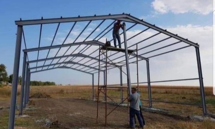 Vând și am pe stoc mărimea
12x25 din europrofile IPE 180
Hala este alc